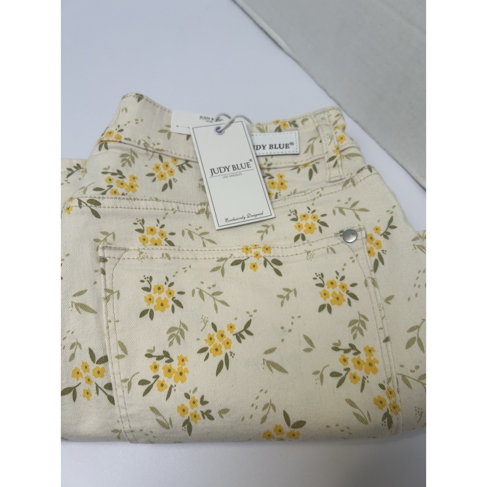 Judy Blue NWT Flower Print Mid-Rise Denim Jean Shorts Style #150090 Size 1XL
